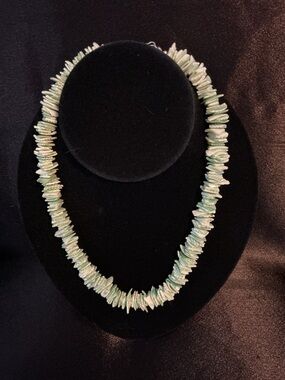 Vintage Seafoam Green Chip Necklace -